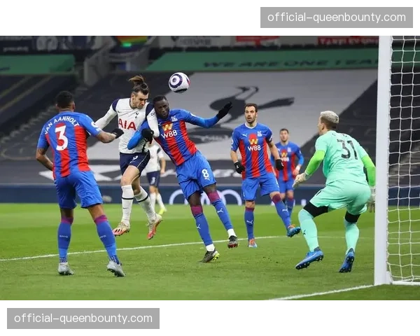 水晶宫客场1-0小胜狼队，埃泽攻入制胜球