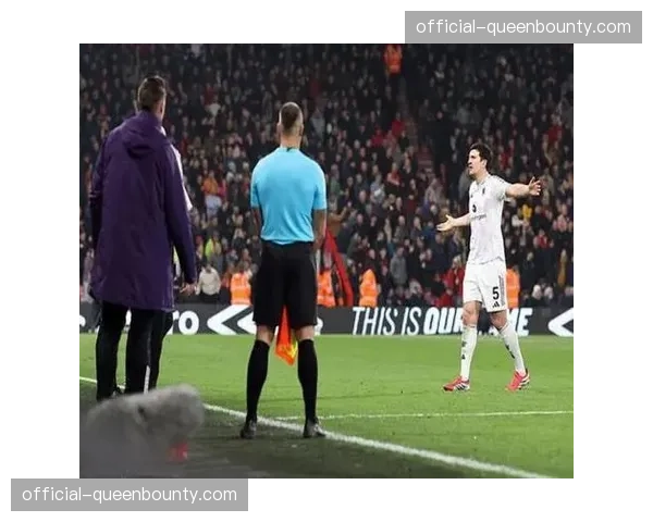 曼联防线陷入最大危机：利马红牌上诉中，马奎尔等待追加禁赛决定